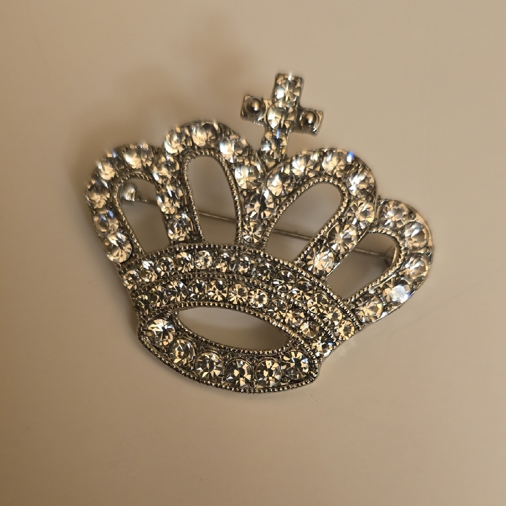 Silver Crown Brooch